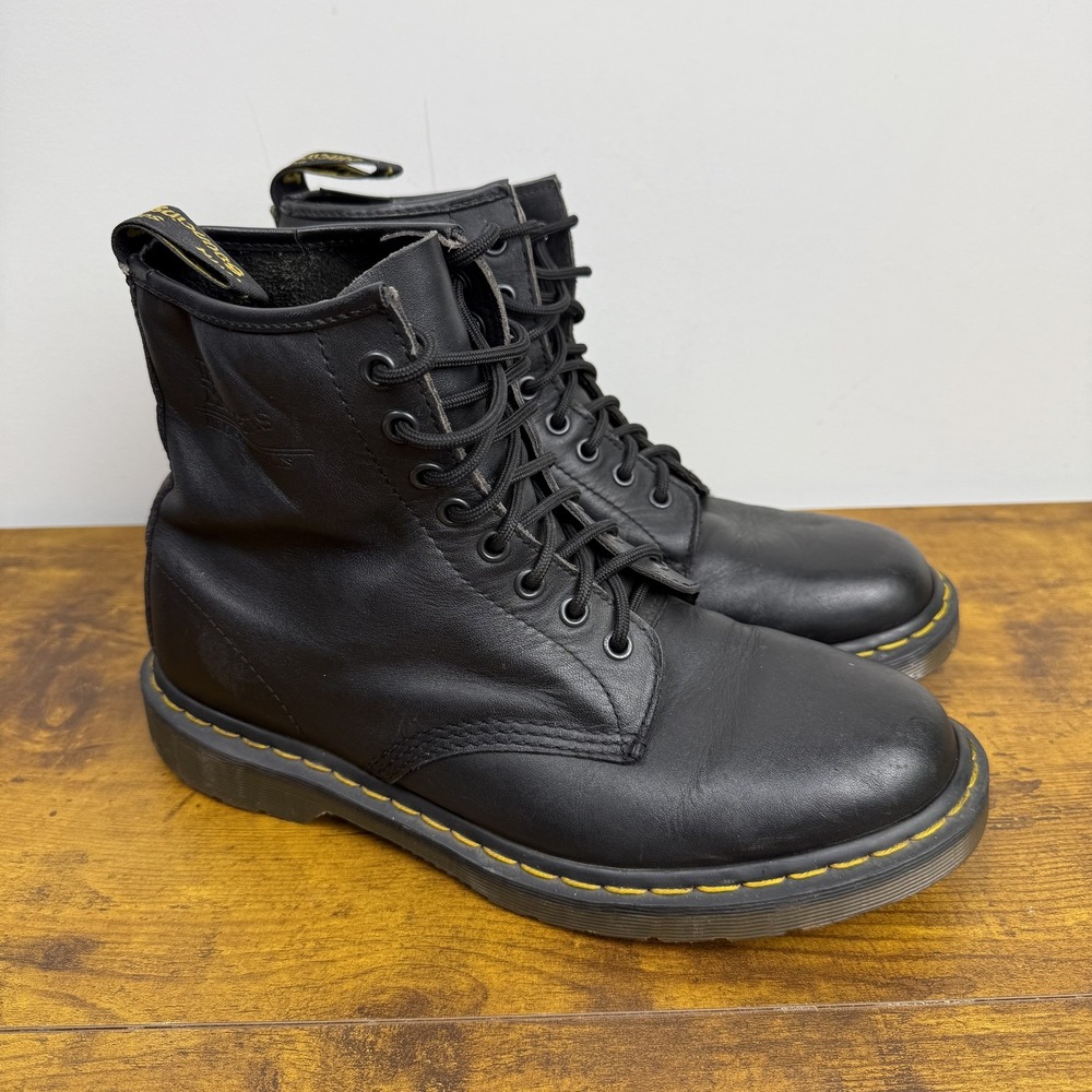 Dr Martens 1460 Boots Mens 9 Black Leather Lace Up Combat AirWair Ankle Air Sole